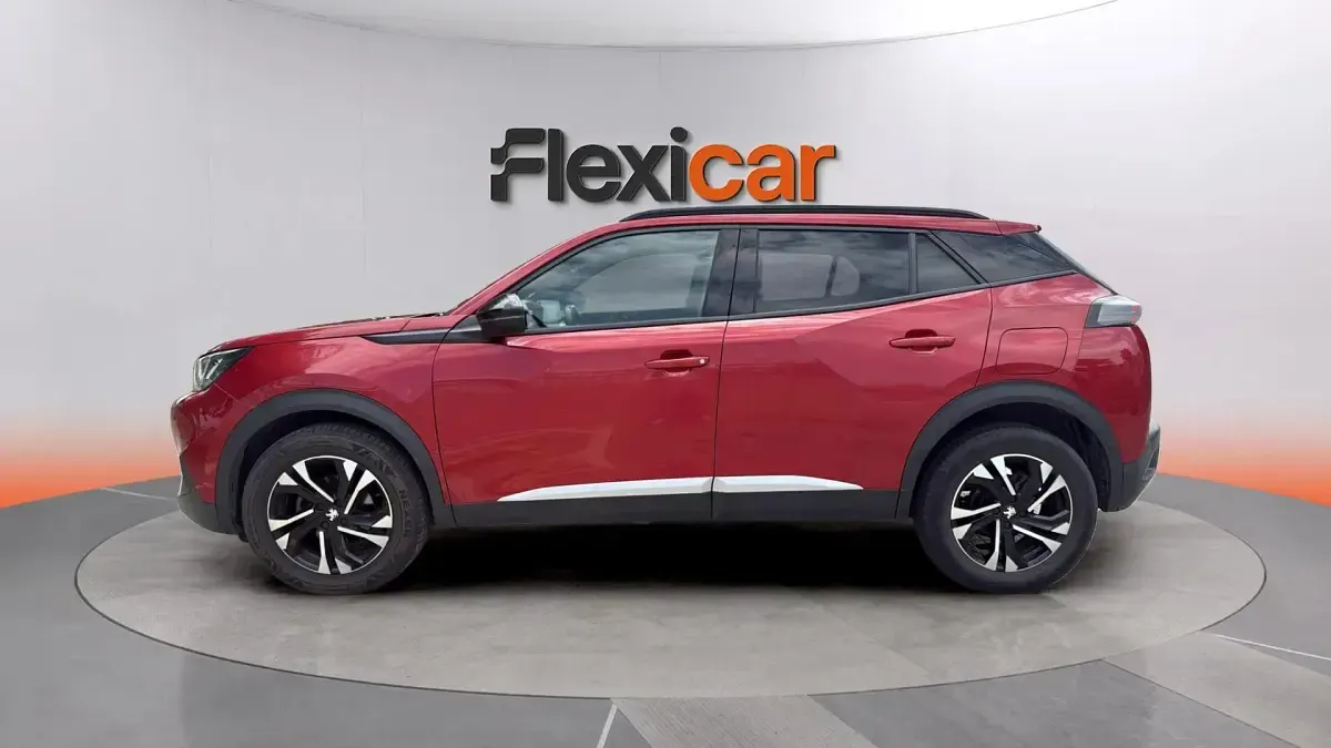 Usado Peugeot 2008 Allure 131 CV (96 kW) 2023 Rojo SUV