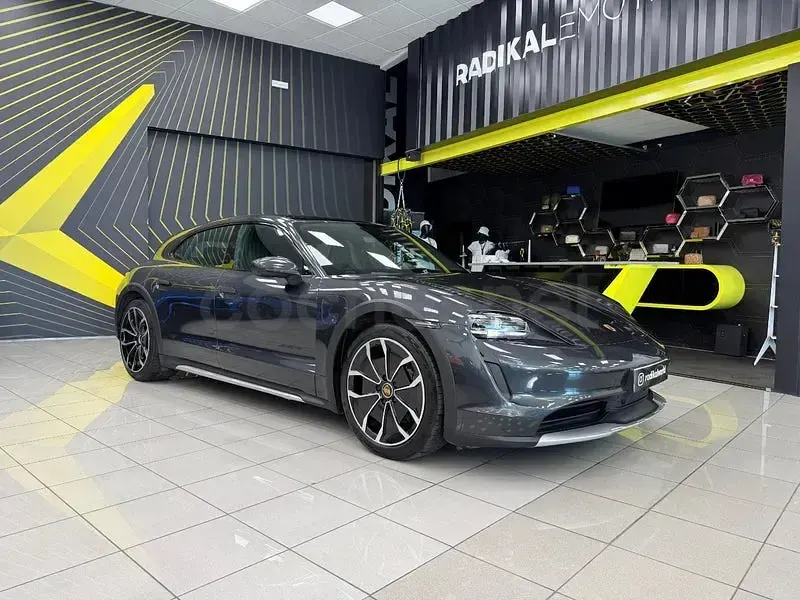 Usado Porsche Taycan 4 Cross Turismo Cross Turismo 350 kW (476 CV) 2021 Eléctrico Familiar