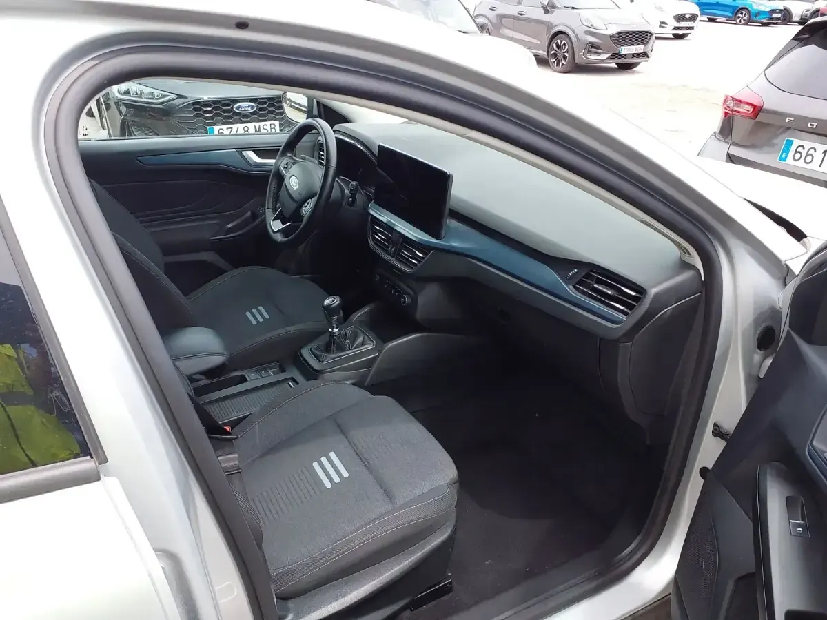 Usado Ford Focus Active 125 CV (91 kW) 2024 Gris Utilitario