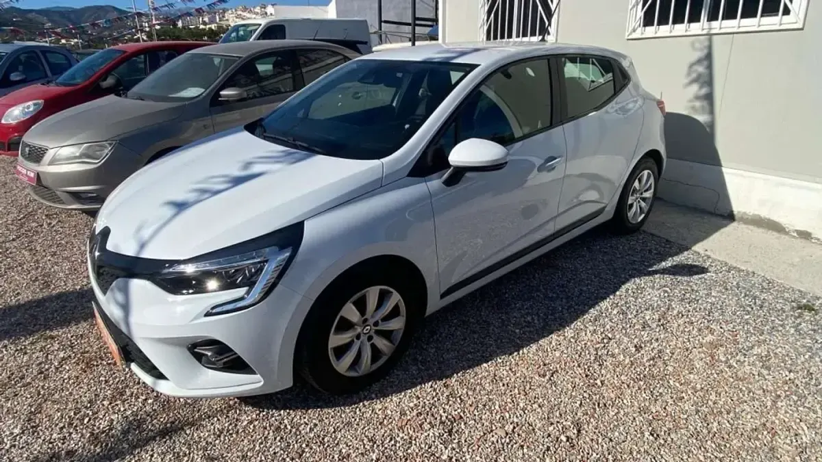 Usado Renault Clio Business 67 CV (49 kW) 2021 Blanco Utilitario