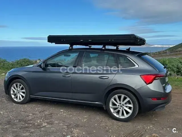 Usado Skoda Scala Style 150 CV (110 kW) 2022 Gris / plata Utilitario