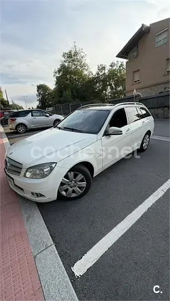 Usado Mercedes C220 170 CV (125 kW) 2010 Blanco Familiar