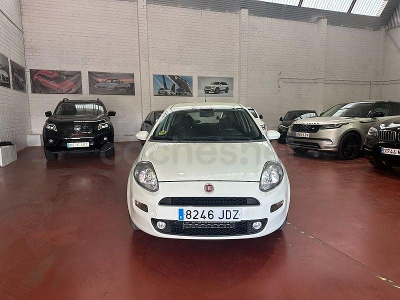 Usado Fiat Punto Pop 75 CV (55 kW) 2015 Blanco Utilitario
