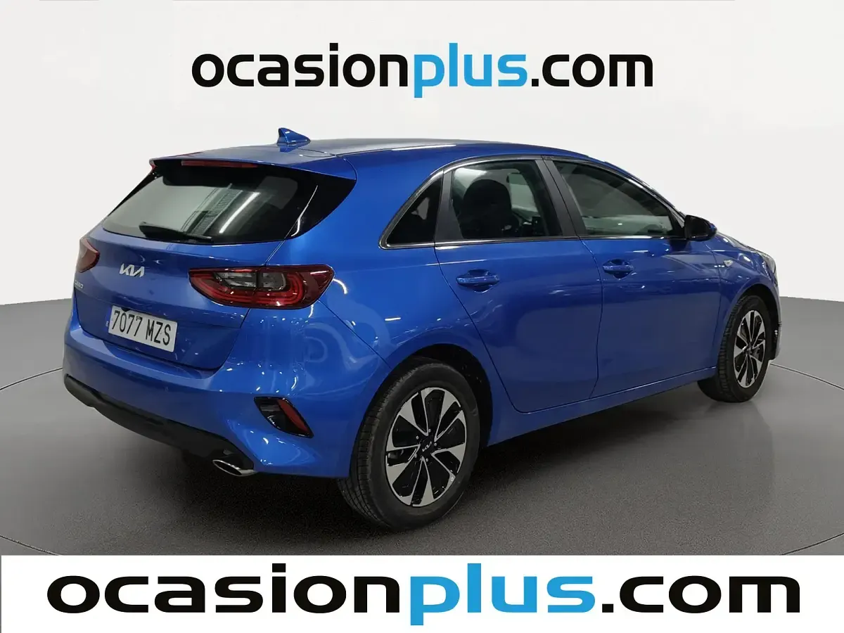 Usado Kia Ceed 101 CV (74 kW) 2025 Azul Utilitario