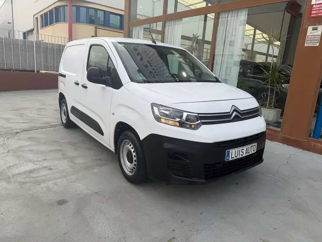 Usado Citroën Berlingo 102 CV (75 kW) 2020 Blanco Monovolumen