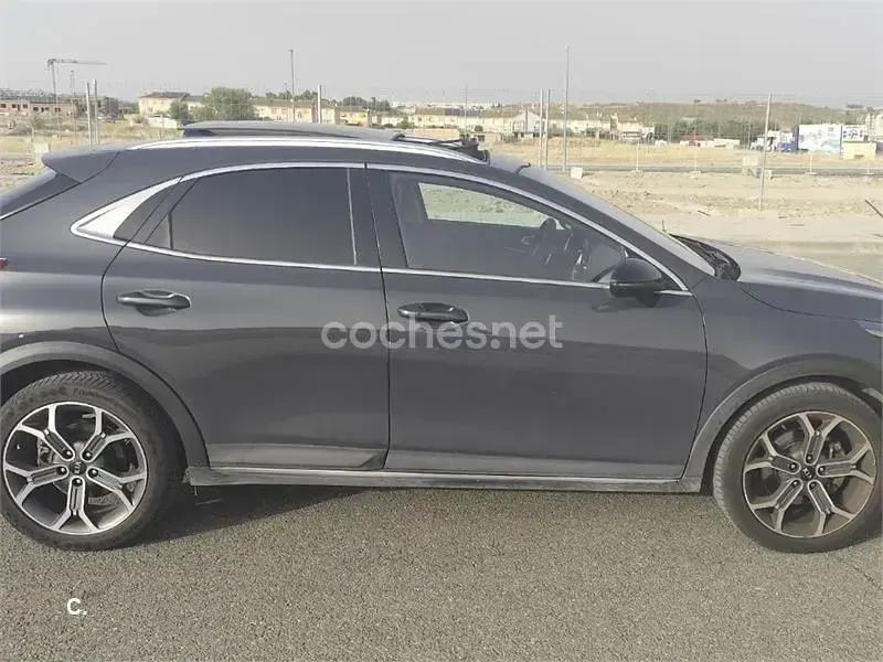 Usado Kia XCeed 160 CV (117 kW) 2021 Gris / plata SUV