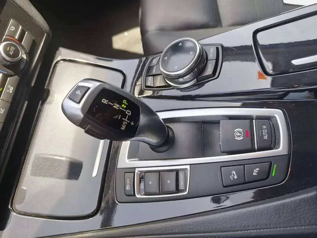 Usado BMW 525 Comfort Edition 218 CV (160 kW) 2014 Blanco Berlina