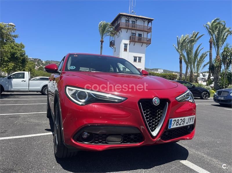 Usado Alfa Romeo Stelvio Super 210 CV (154 kW) 2017 Rojo SUV