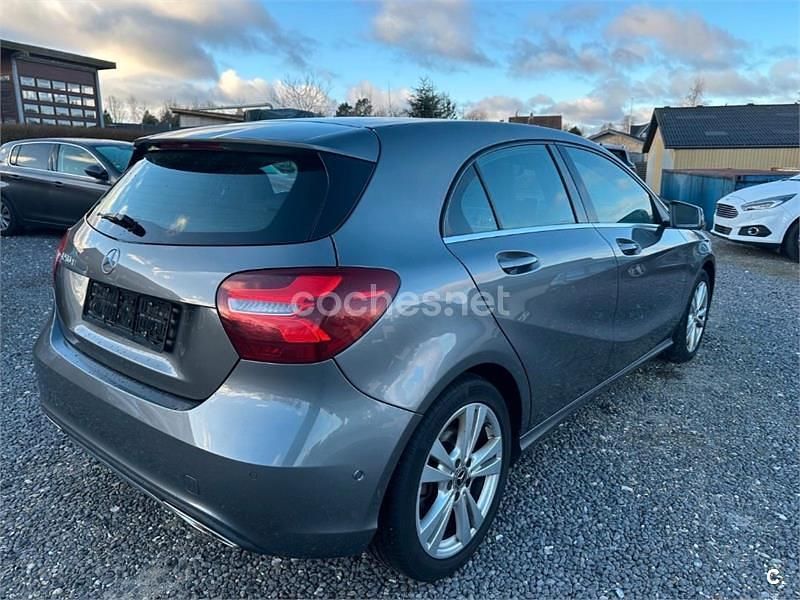Usado Mercedes A200 136 CV (100 kW) 2017 Gris / plata Berlina