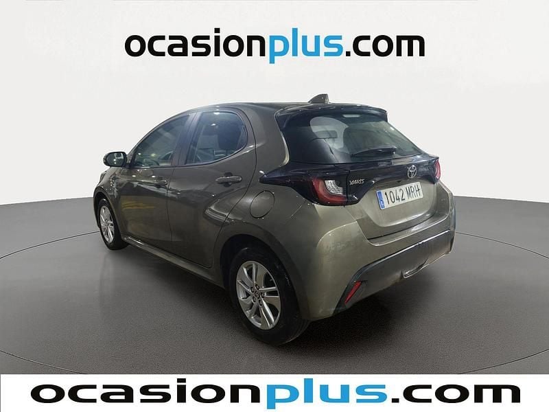 Usado Toyota Yaris Edition 125 CV (91 kW) 2024 Marrón Utilitario