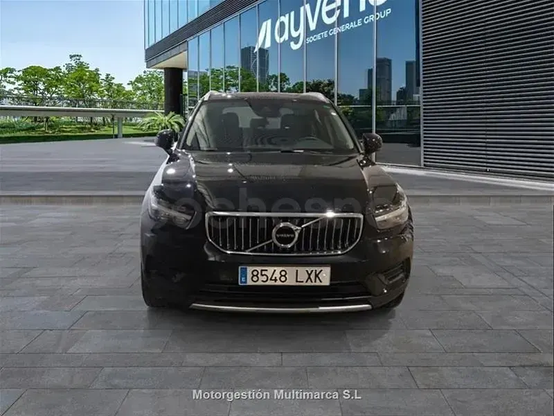 Usado Volvo XC40 Inscription 262 CV (192 kW) 2022 Amarillo SUV