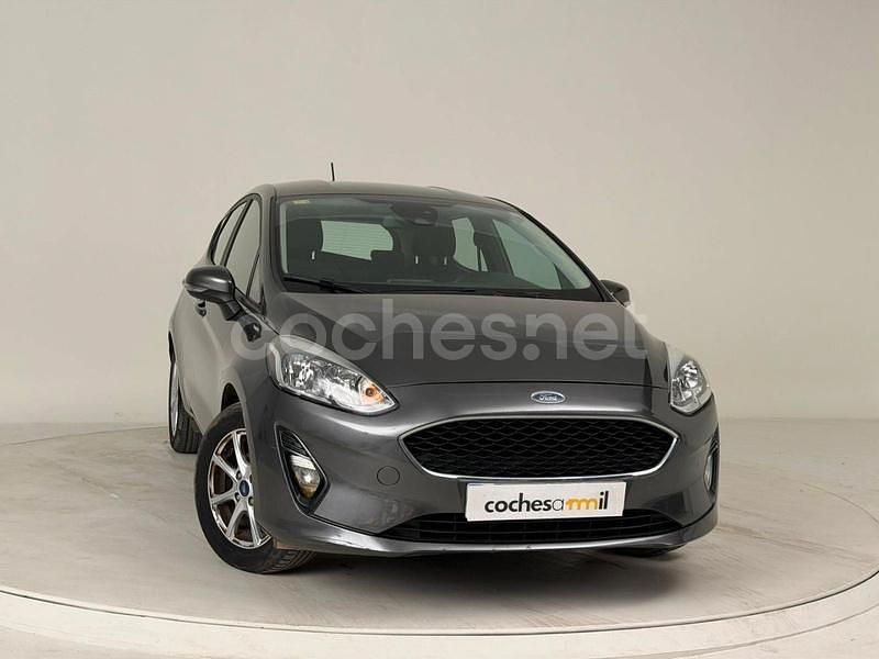 Usado Ford Fiesta Trend 86 CV (63 kW) 2018 Gris / plata Berlina