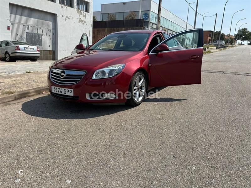 Usado Opel Insignia Sport 160 CV (117 kW) 2009 Granate Berlina