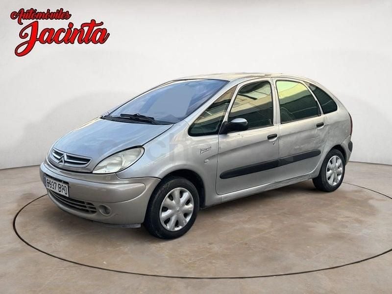 Usado Citroën Xsara Picasso 95 CV (69 kW) 2002 Gris / plata Monovolumen