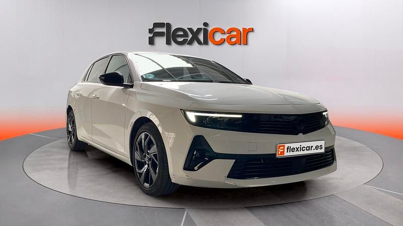 Usado Opel Astra Edition 110 CV (80 kW) 2023 Blanco Berlina