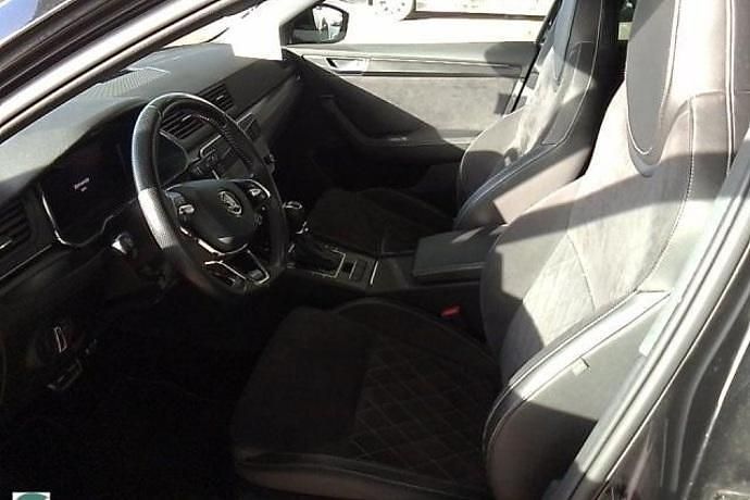 Usado Skoda Superb SportLine 150 CV (110 kW) 2022