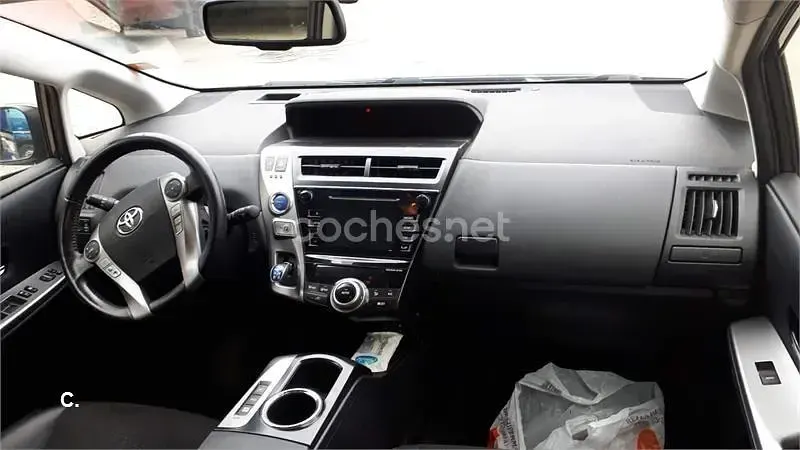 Usado Toyota Prius+ Eco 136 CV (100 kW) 2015 Gris / plata Monovolumen