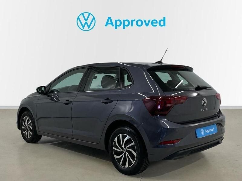 Usado VW Polo Life 95 CV (69 kW) 2024 Gris Utilitario