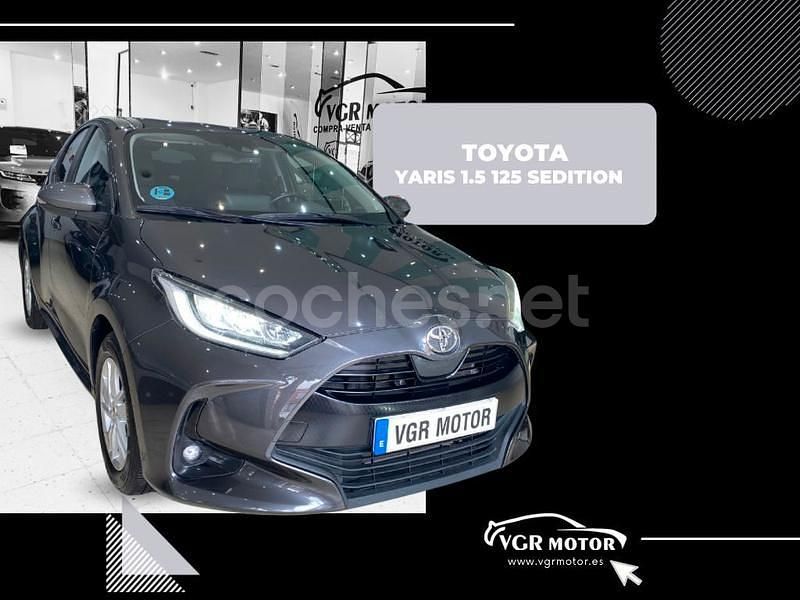Gris / plata Usado 2022 Toyota Yaris Berlina | 16.995 € (Precio justo) - Imagen 1/4