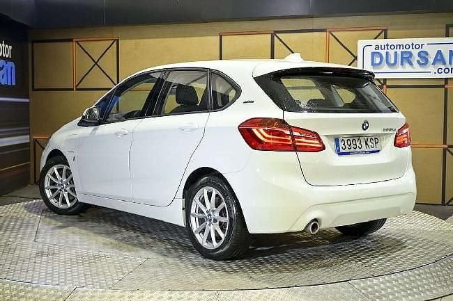 Usado BMW 225 Active Tourer iPerformance 224 CV (164 kW) 2018 Blanco Monovolumen