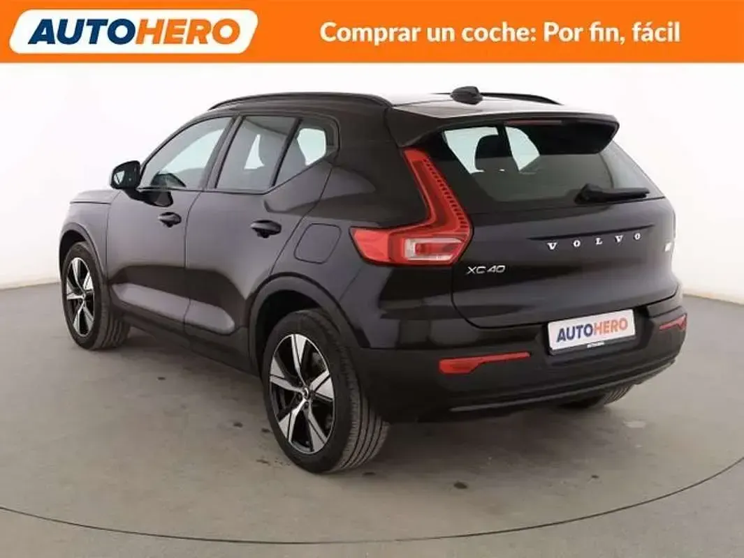 Usado Volvo XC40 Plus 169 kW (231 CV) 2022 Negro SUV