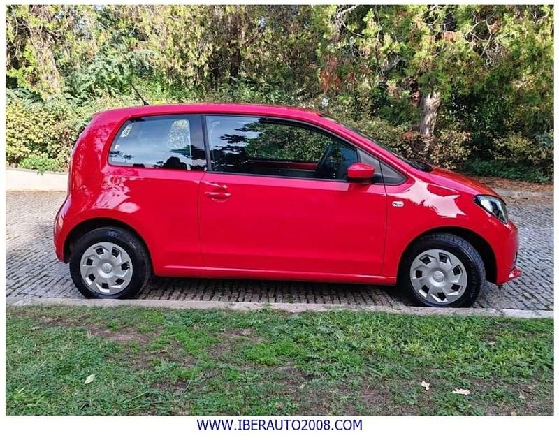 Usado Seat Mii Style 60 CV (44 kW) 2016 Rojo Utilitario