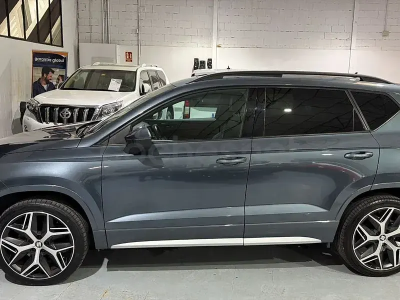 Usado Seat Ateca FR 150 CV (110 kW) 2018 Gris / plata SUV
