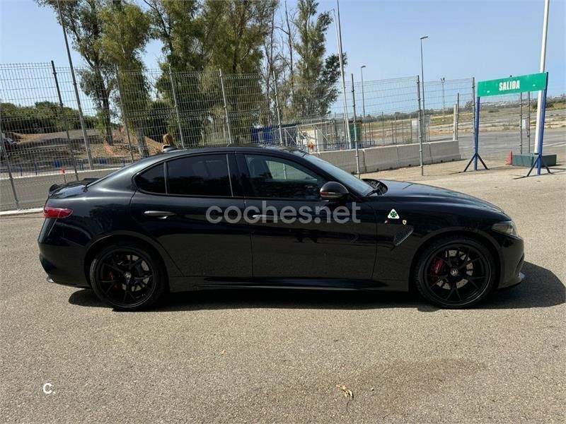 Begagnad Alfa Romeo Giulia Quadrifoglio 510 HK (375 kW) 2018 Svart Sedan