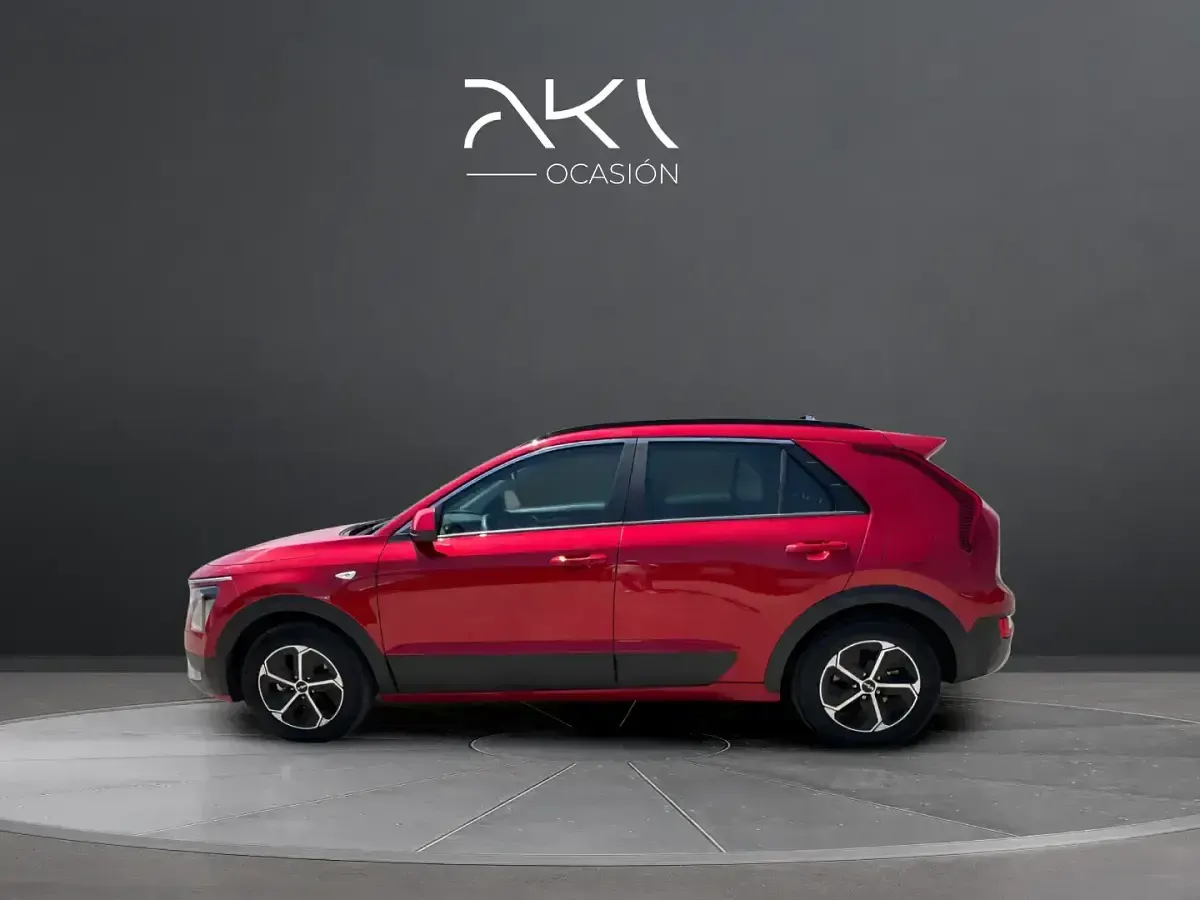 Usado Kia Niro 129 CV (94 kW) 2025 Gris / plata SUV