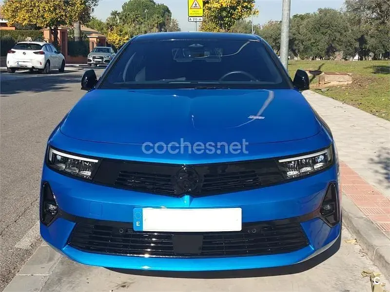 Usado Opel Astra 130 CV (95 kW) 2024 Azul Utilitario