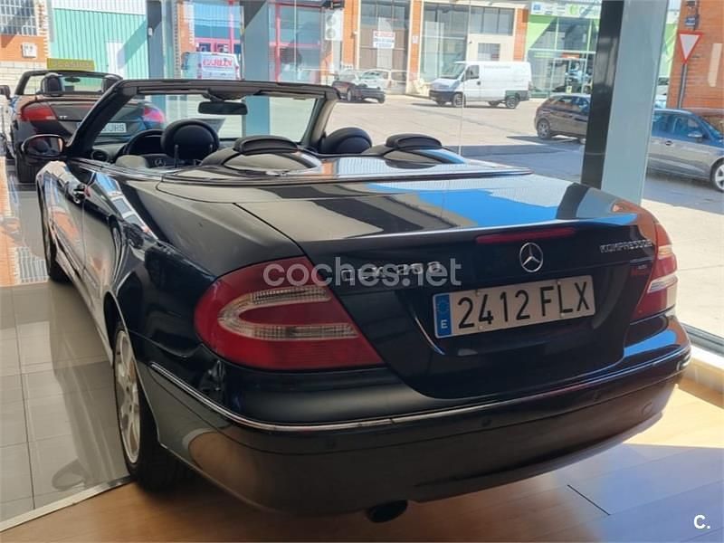Usado Mercedes CLK200 Avantgarde 163 CV (119 kW) 2006 Negro Descapotable