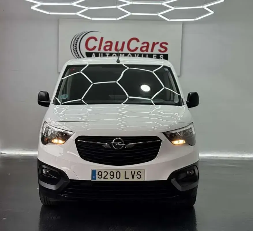 Usado Opel Combo S 99 CV (72 kW) 2022 Blanco Monovolumen
