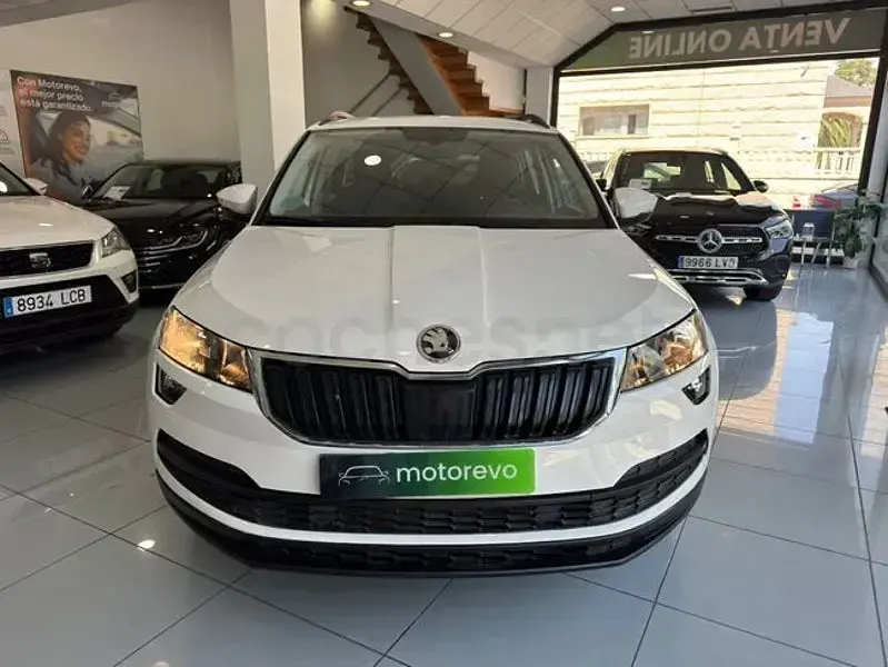 Usado Skoda Karoq Ambition 150 CV (110 kW) 2021 Blanco SUV