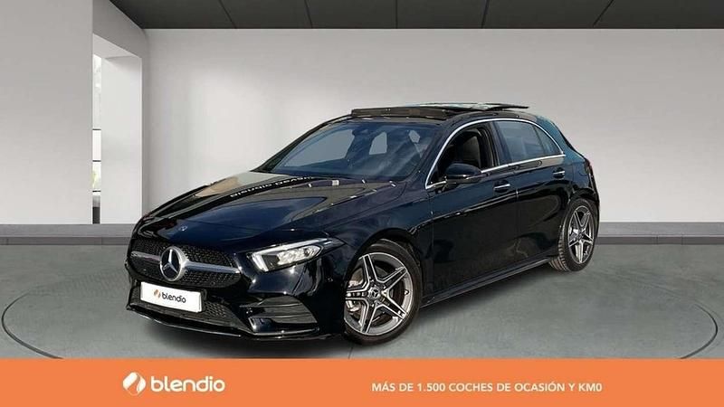 Usado Mercedes A180 AMG line 137 CV (100 kW) 2019 Negro Berlina