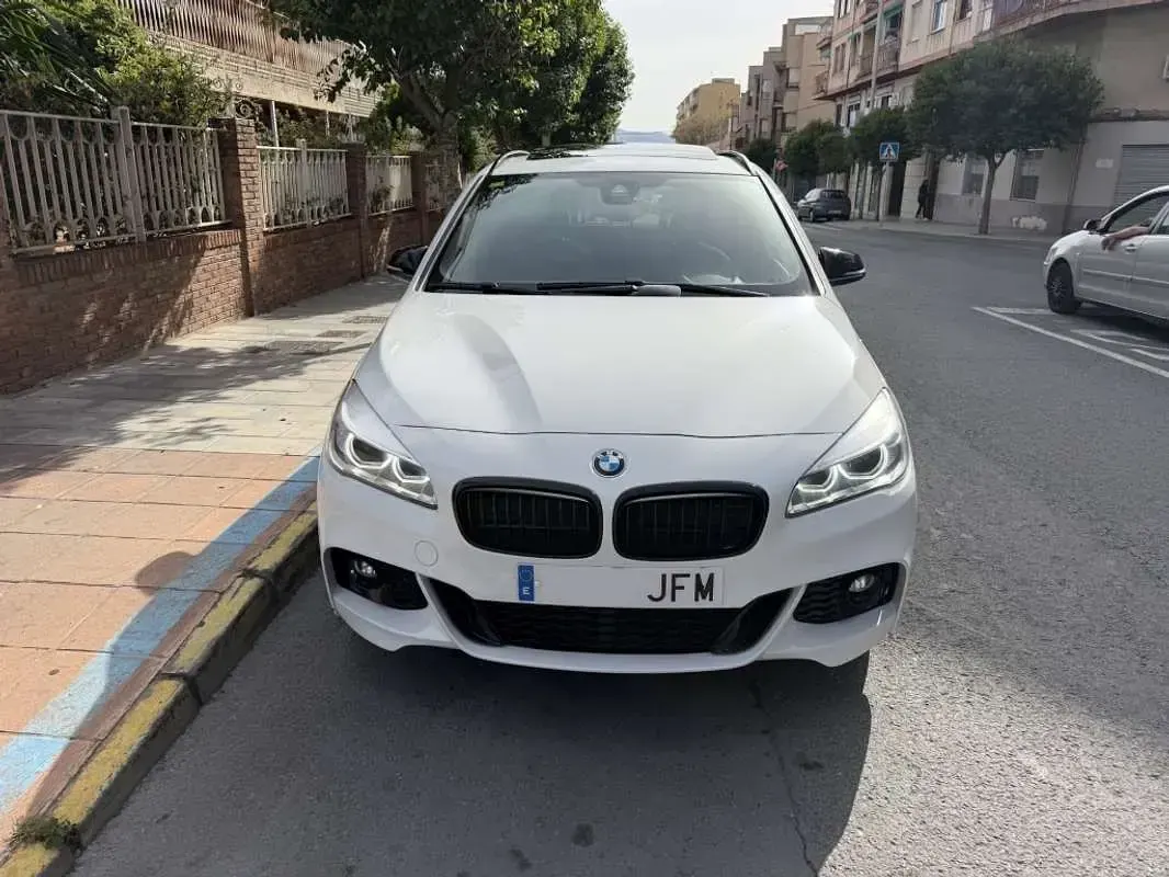Usado BMW 220 Active Tourer Sport Line 190 CV (139 kW) 2015 Blanco Monovolumen