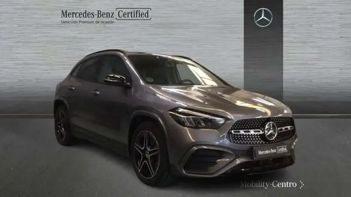 Usado Mercedes GLA200 151 CV (111 kW) 2024 Gris SUV