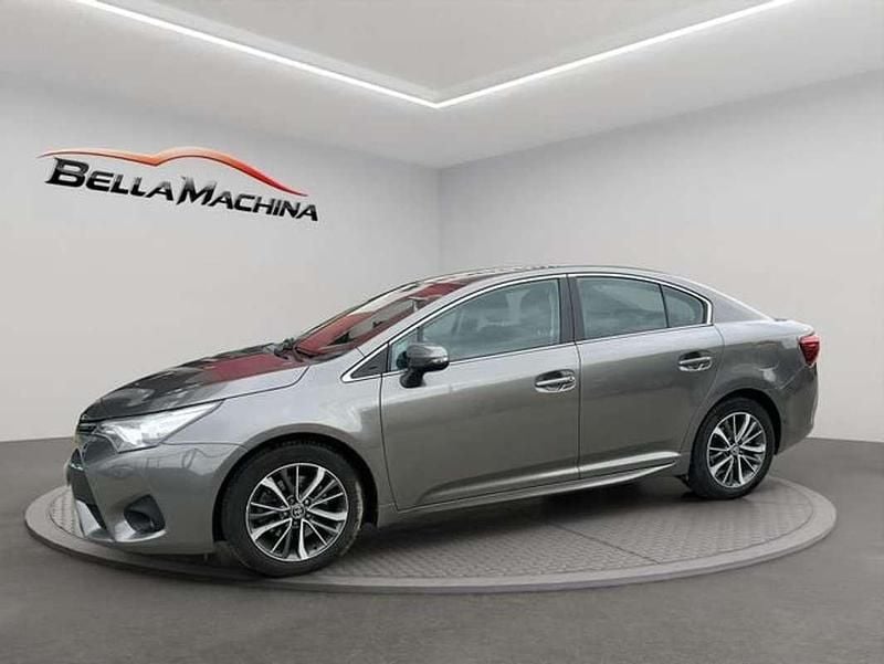 Usado Toyota Avensis Advance 143 CV (105 kW) 2018 Gris Berlina