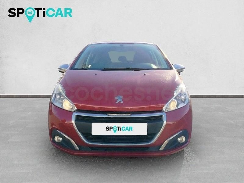 Usado Peugeot 208 Style 82 CV (60 kW) 2018 Granate Utilitario