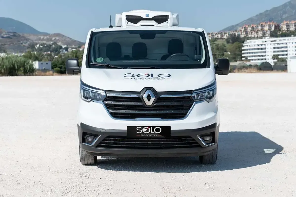 Usado Renault Trafic 131 CV (96 kW) 2024 Blanco Monovolumen