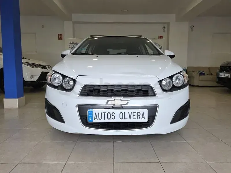 Usado Chevrolet Aveo LT 86 CV (63 kW) 2013 Blanco Berlina