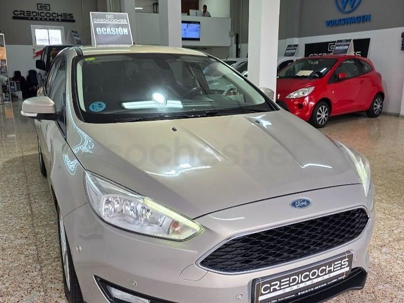 Usado Ford Focus 125 CV (91 kW) 2016 Beige Berlina