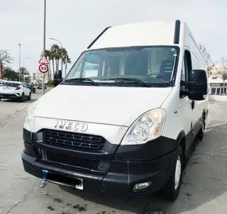 Usado Iveco Daily 106 CV (77 kW) 2015 Blanco Berlina