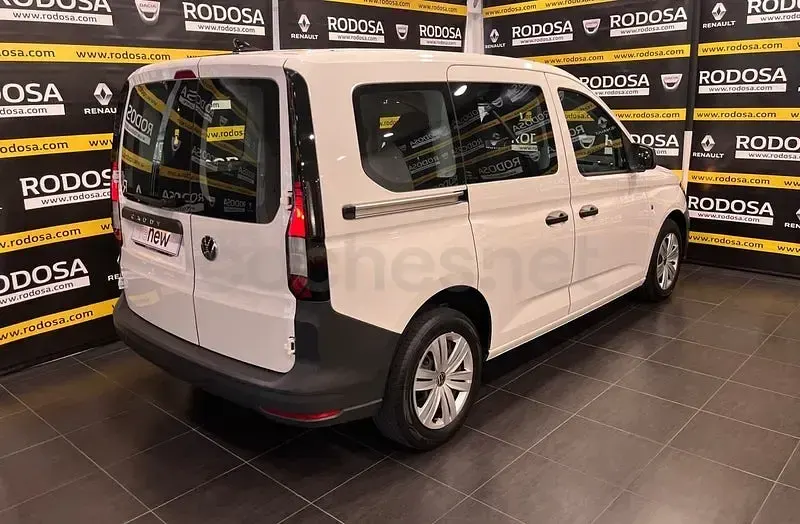 Usado VW Caddy 102 CV (75 kW) 2024 Blanco Monovolumen