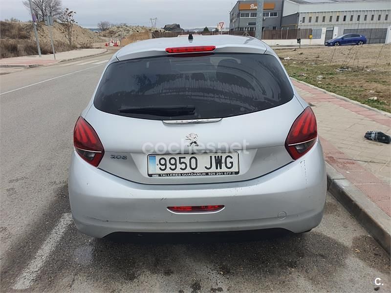 Usado Peugeot 208 75 CV (55 kW) 2017 Gris / plata Utilitario