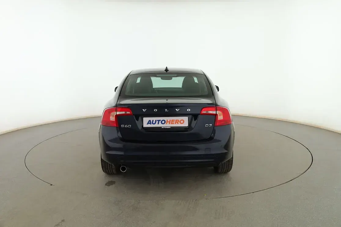Usado Volvo S60 Momentum 150 CV (110 kW) 2015 Azul Berlina