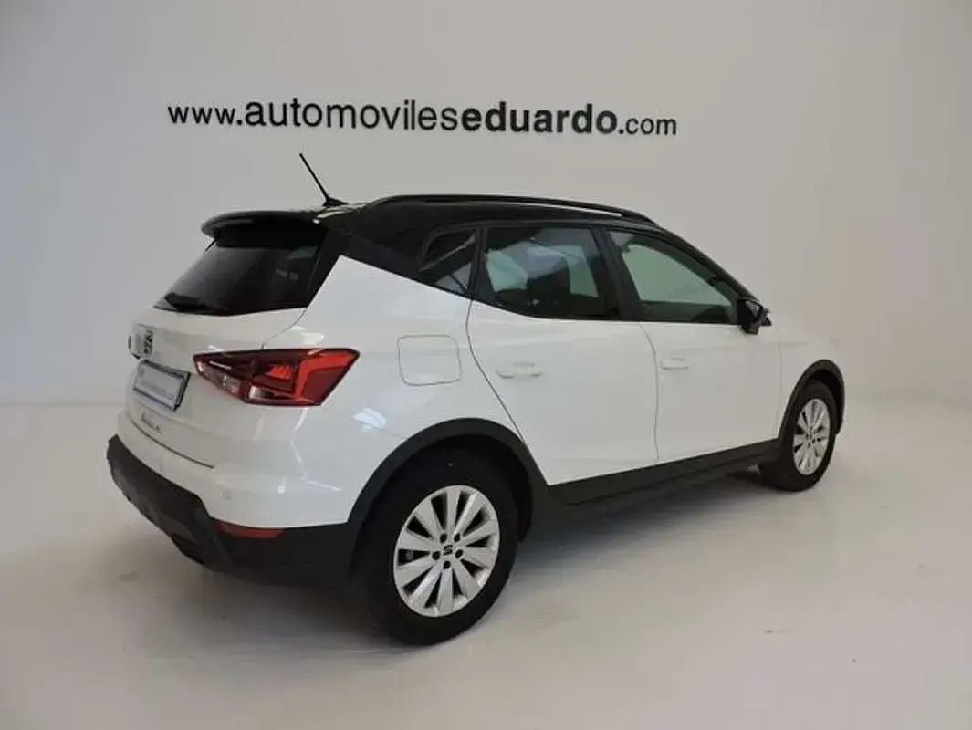 Usado Seat Arona 110 CV (80 kW) 2021 Blanco SUV