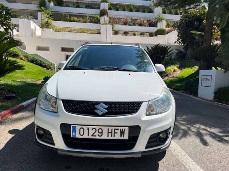 Usado Mercedes E220 Avantgarde 170 CV (125 kW) 2014 Blanco Berlina