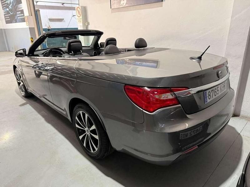Usado Lancia Flavia 170 CV (125 kW) 2012 Gris Descapotable