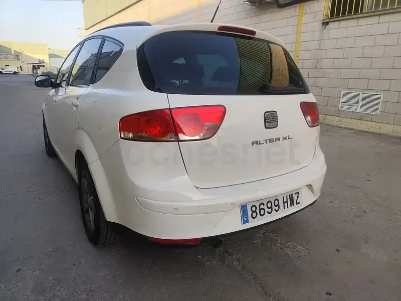 Usado Seat Altea XL I-Tech 105 CV (77 kW) 2014 Blanco Monovolumen