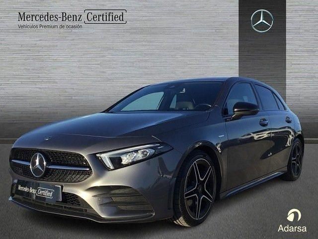 Usado Mercedes A180 116 CV (85 kW) 2022 Gris montaña